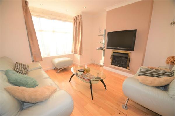 Ellesmere Avenue, Mill Hill